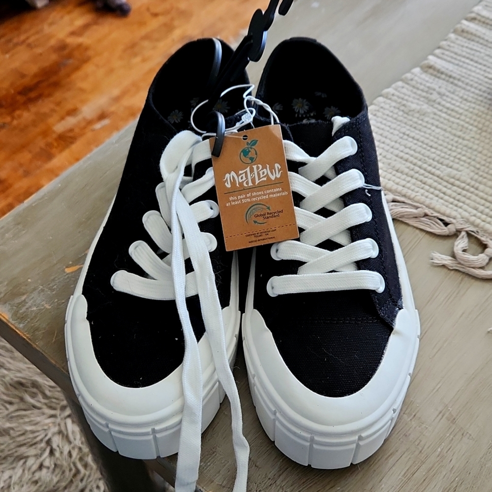 Mad Love Sneakers